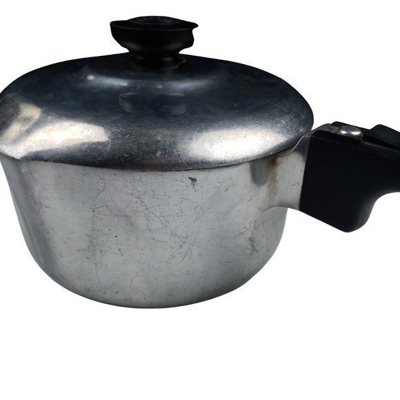 Vintage Magnalite GHC 2 Quart/2 Liter Pot with Lid Double Pour Spouts Made USA - Picture 2 of 10